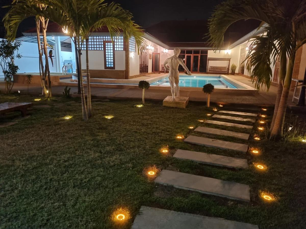 Meyers Hua Hin Hotel Kültér fotó